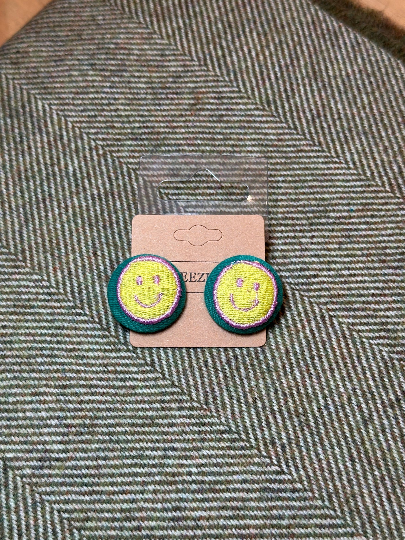 Smiley Face Button Earrings | Breezita