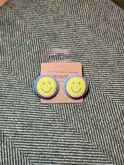 Smiley Face Button Earrings | Breezita