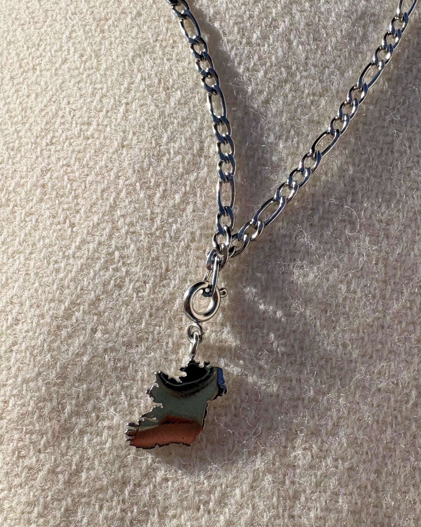Éire Charm Necklace | Réalta