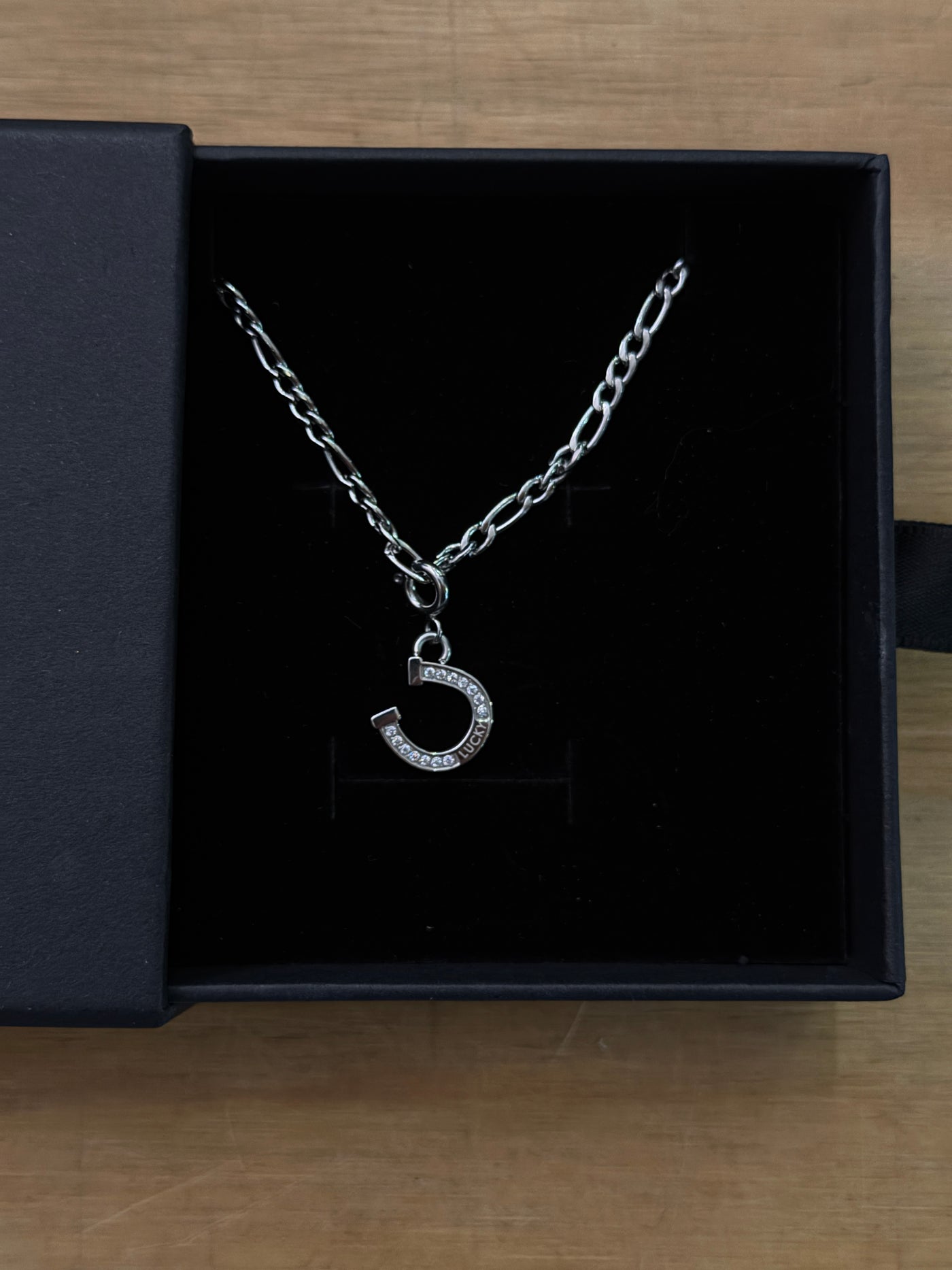 Horseshoe Charm Necklace | Réalta