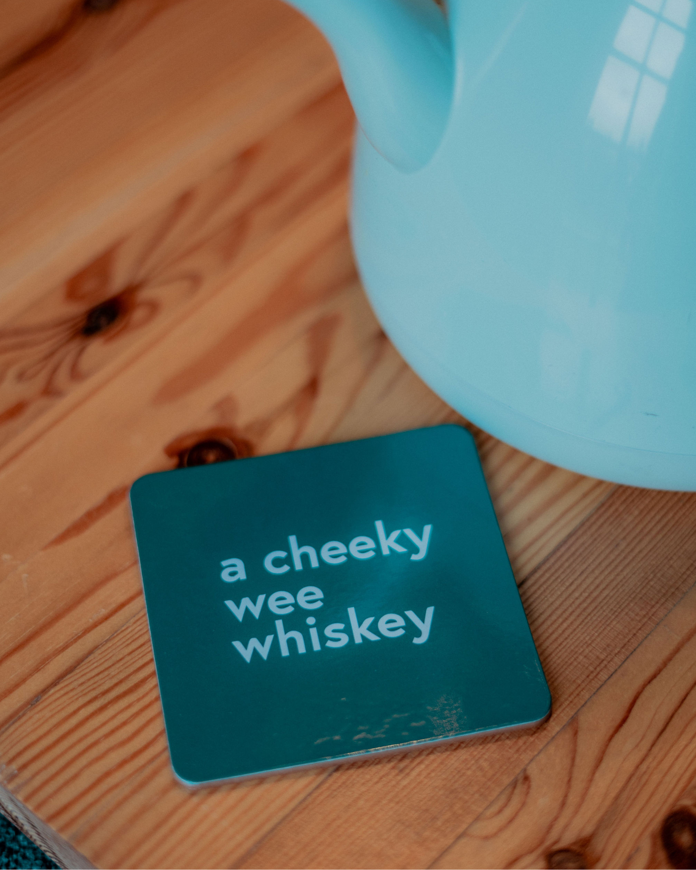 Ein frecher Wee-Whisky-Untersetzer