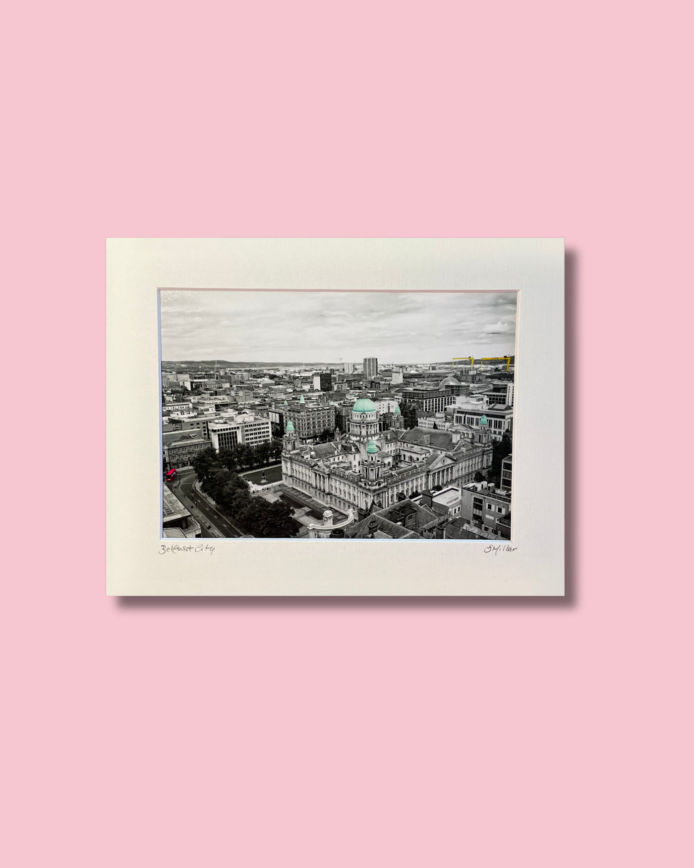 Skyline des Rathauses von Belfast – gerahmter Fotodruck